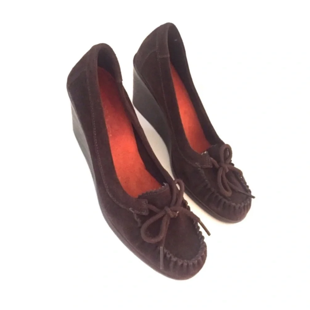 NWOB Aerosoles Moccasin Wedge Heels in Brown Suede